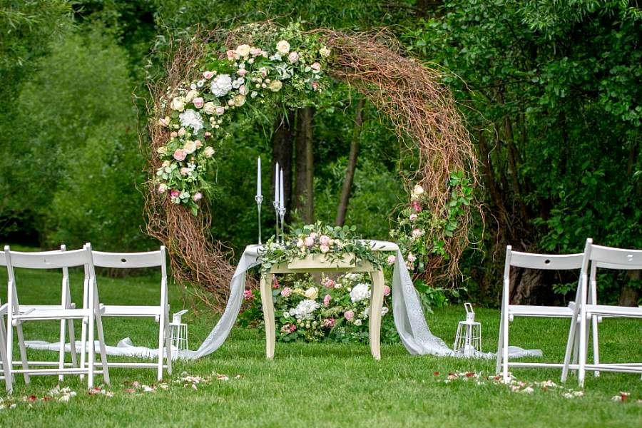 11 unique candle decoration ideas for garden weddings