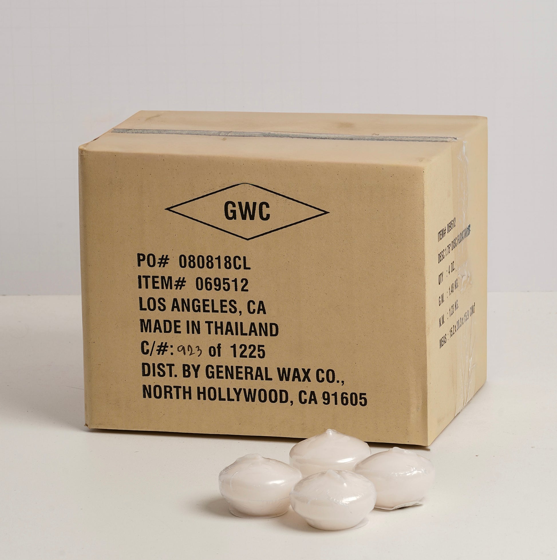 Classic ivory floating candle for pool or vase